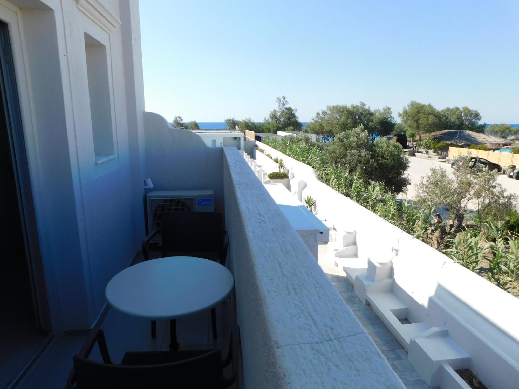 Perissa Beachfront Rooms Ngoại thất bức ảnh